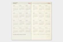Laden Sie das Bild in den Galerie-Viewer, TRAVELER&#39;S COMPANY - Traveler&#39;s Notebook Regular - 2023 Wochenplaner + Memo - 2. Hälfte