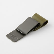 Load image into Gallery viewer, TRAVELER&#39;S COMPANY – 016 Pen Holder (M) - olive