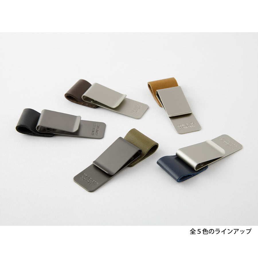 TRAVELER'S COMPANY – 016 Pen Holder (M) - olive
